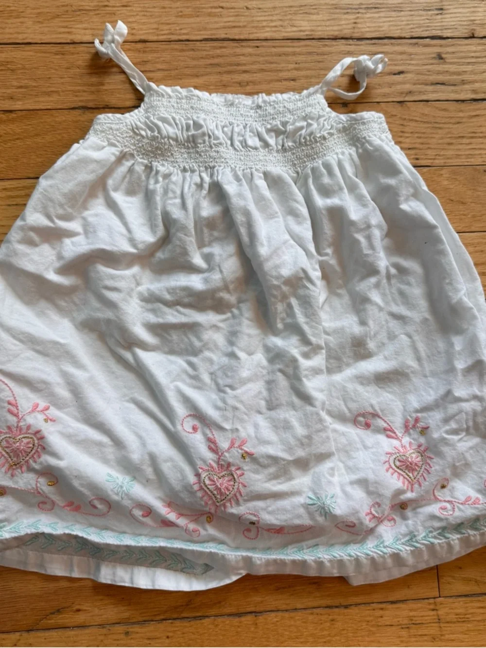 BabyGap White Embroidered Cotton Smocked Dress 18-24 Months Heart‎ Floral Boho